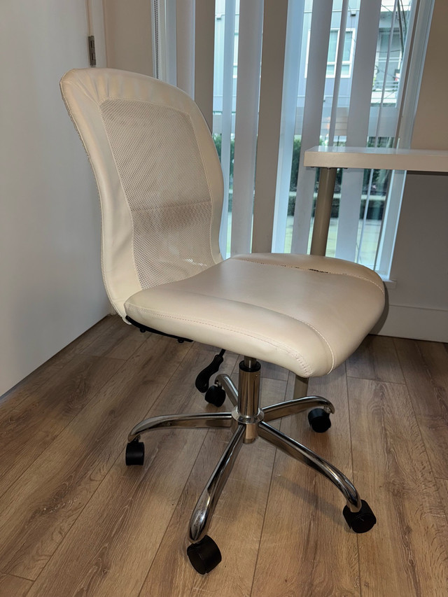Office Chair in Chairs & Recliners in Delta/Surrey/Langley