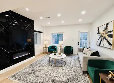 Brand-New Luxury 2-Bedroom, 2-Bathroom Apartment for Rent Prestigious Hines Drive, Oakville Experien...