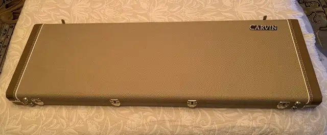 Carvin AC50 Koa 5 String Fretless Bass Guitar in Guitars in Oakville / Halton Region - Image 3