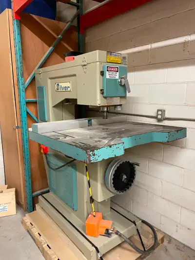Silver overhead router. 3phase 600volt. In excellent working condition