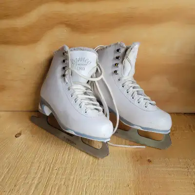 Jackson Figure Skates size 2, View more