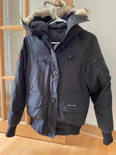 Canada Goose Bomber Jacket women’s XS, View more