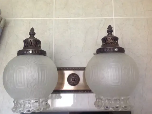 Applique murale in Indoor Lighting & Fans in City of Montréal - Image 2