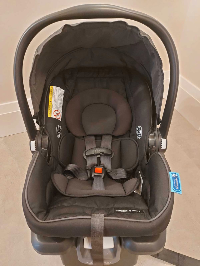Graco Snugride 35 Lite LX in Strollers, Carriers & Car Seats in Hamilton