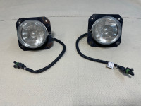 Pair: Used Hamsar 83059S - Fog Light with Connector and Bracket