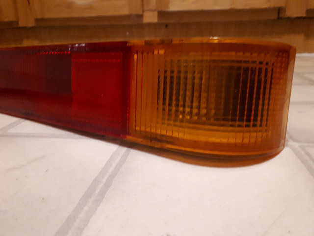 Honda Goldwing  used rear right turn signal light indicator dans Pièces et accessoires pour motos  à Granby - Image 2