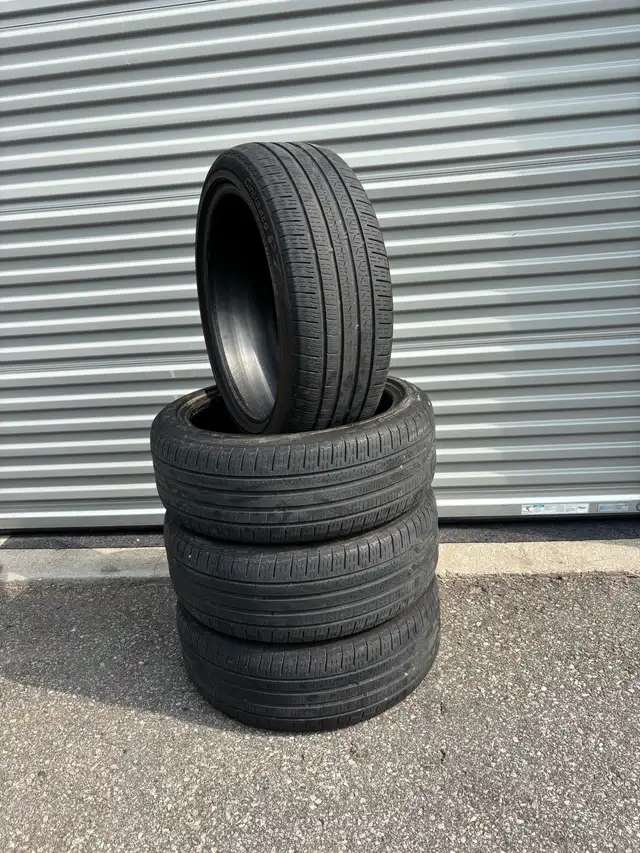 Pirelli 225/45R19 all season tires | runflat | set of 4 |