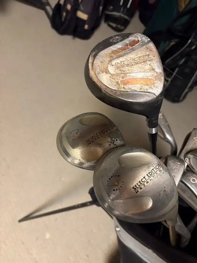full set of women’s  right golf clubs and bag  in Golf in Guelph - Image 6