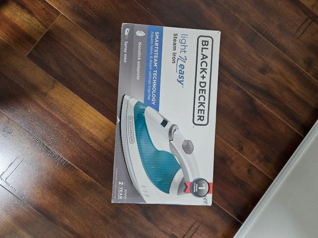 Black Decker steam iron for sale in Irons & Garment Steamers in City of Toronto