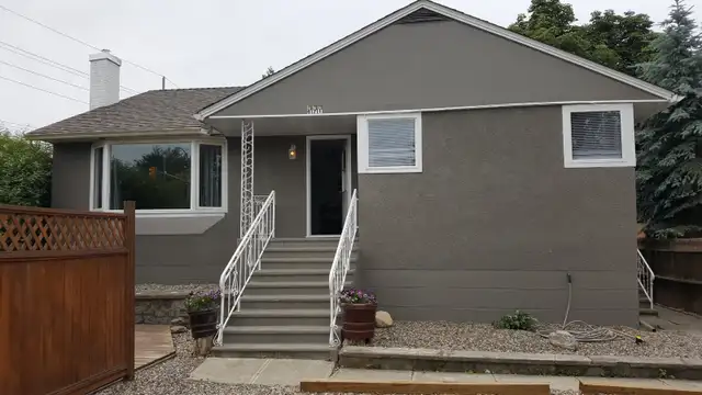 Spacious 3 Bed, 2 Bath Main Floor House – Steps to Pandosy & KGH