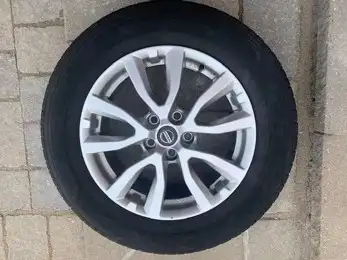 OEM 17-inch alloy Rim with TPMS and all-season tires by 4 sets for Nissan Rogue 2020 version. This p...