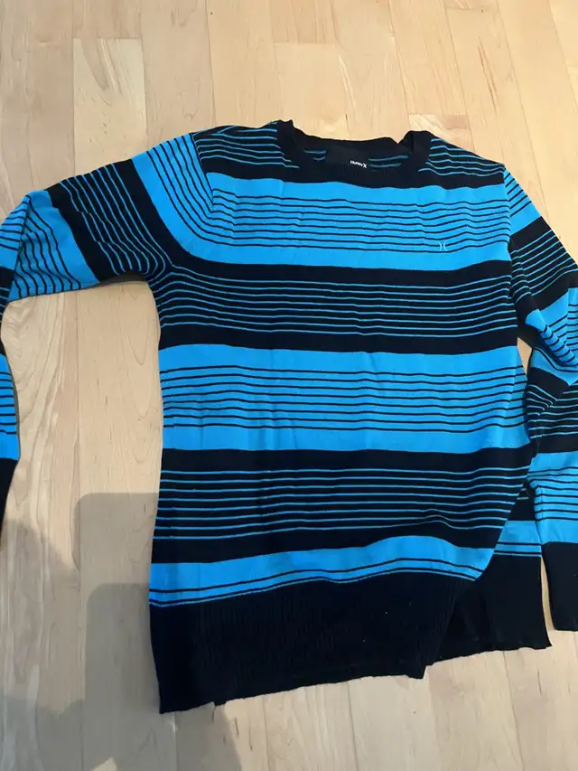 chandails jeune, habits d’hiver in Men's in Granby - Image 10