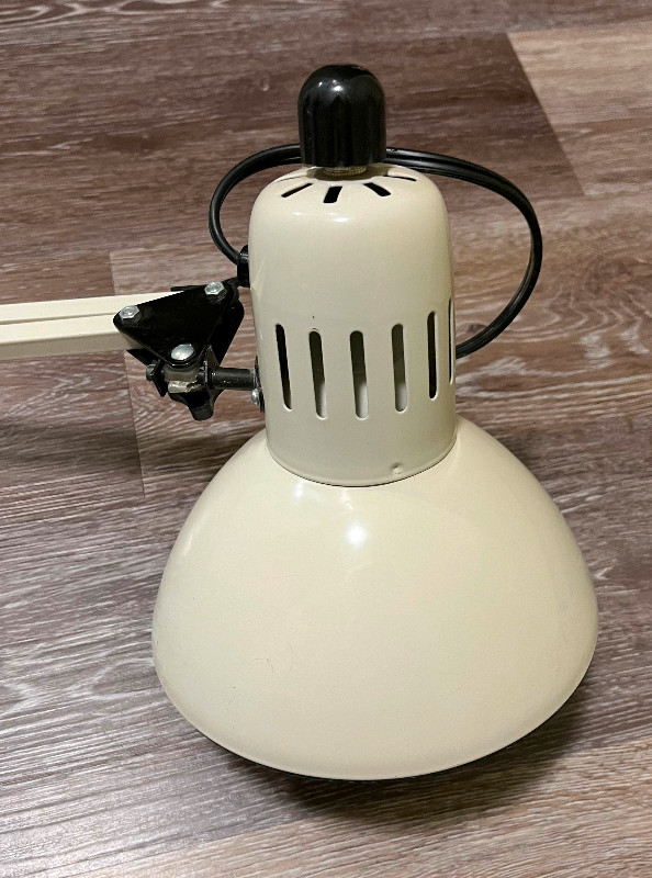 MULTI-JOINT DESK/DRAFTING LAMP in Indoor Lighting & Fans in Vernon - Image 4
