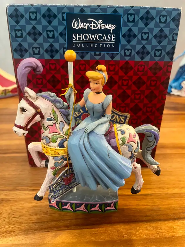 Jim Shore Disney tradition carousel princess in Arts & Collectibles in Laurentides - Image 8