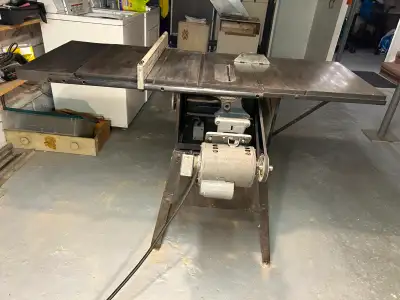 Circular table saw  Scie circulaire de table, View more