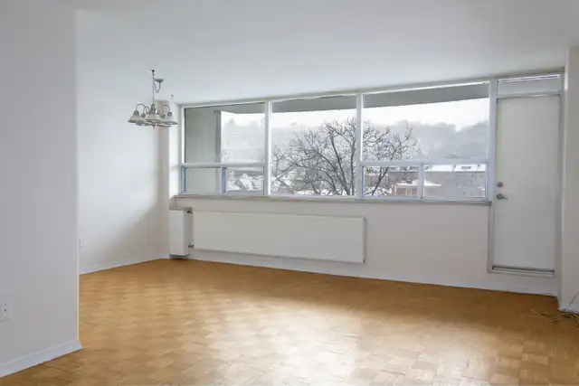 2 Bedroom Apartment - Senior Discount Available l 17 Robinson St