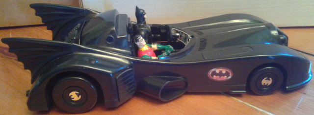 Batman 1989, lot de 2 figurines + Batmobile. DcComics dans Jouets et jeux  à Ouest de l’Île - Image 4