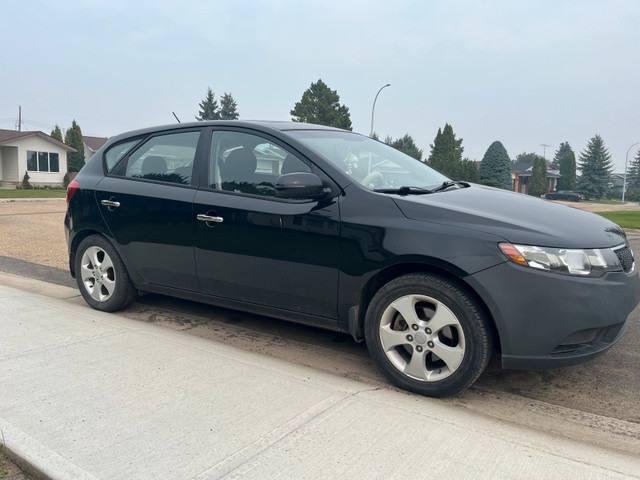 2011 KIA Forte EX Hatchback in Cars & Trucks in Strathcona County