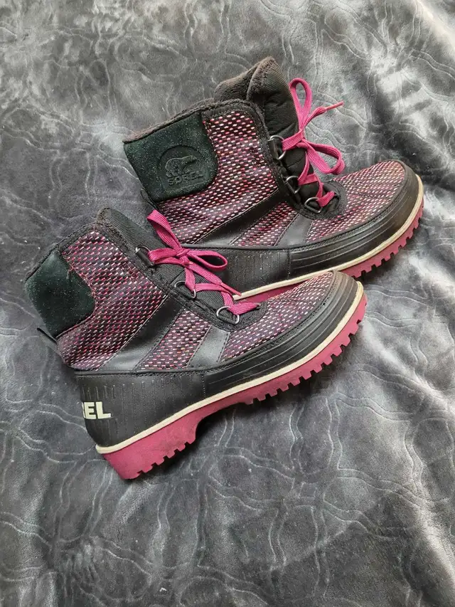 Sorel Winter Boots Women's Size 8 in Women's - Shoes in City of Toronto - Image 2