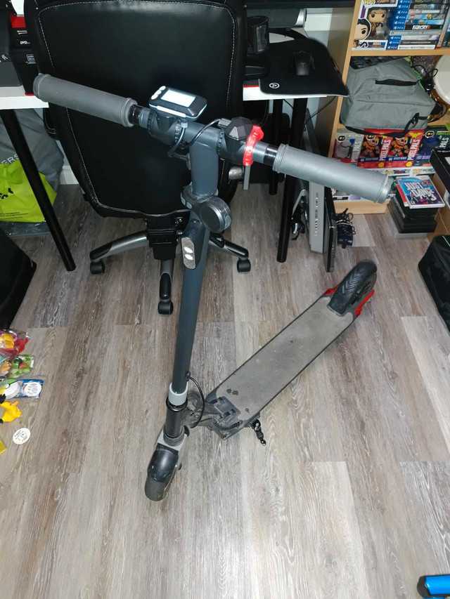 Electric Scooter Gyroor HS8 For Parts (Read Description) in eBike in St. Catharines