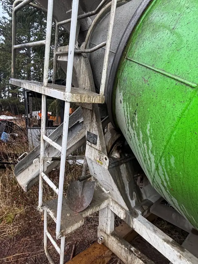 Ready Mixer 2.8m3 Skid Mounted Concrete Mixer in Other Business & Industrial in Lethbridge - Image 9