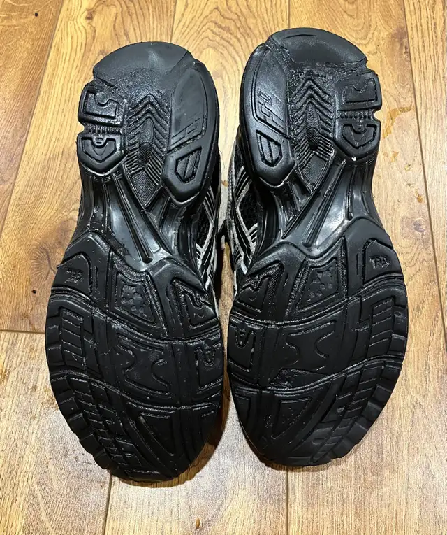 Asics Gel-Kayano 14  in Men's Shoes in Oakville / Halton Region - Image 5