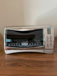 LIKE NEW!!!..... TOASTER OVEN
