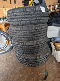 4 Goodyear Wrangler P275/60 R20 tires