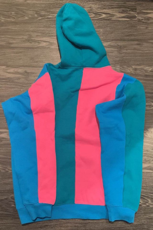 Teddy Fresh Colorblock Bubble Gum Hoodie Sz large Heavyweight in Other in City of Toronto - Image 4