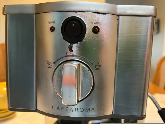 Breville Cafe Roma Espresso Maker in Coffee Makers in Ottawa - Image 6