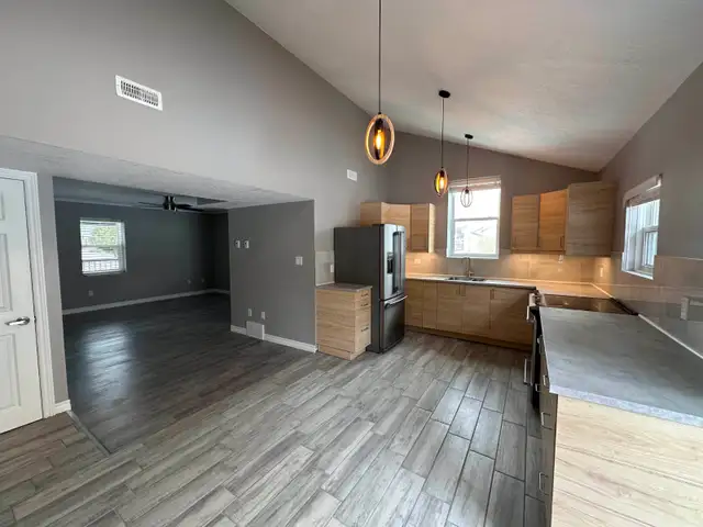 Bright Spacious 1BR in Duplex | Overlooking River, Park & Trails