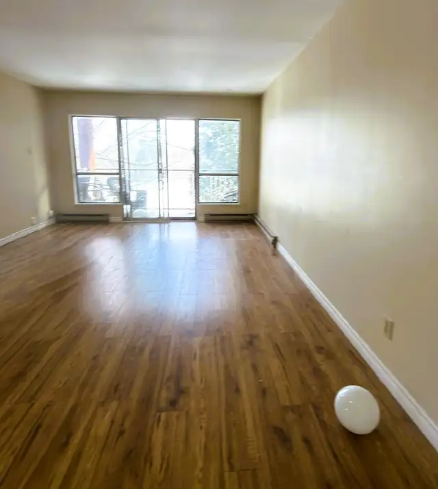 30 Goodine St, unit 09, 2-bedroom apt(1bath 1kt 3rd floor)SOUTH