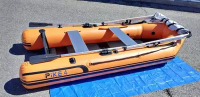 4 adults + 1 kid capacity, like new, vibrant color. Used less than 5 times. Battery holds great capa...