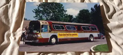 8X12 PHOTO MINNESOTA UNIVERSITY TRANSIT GM NEW LOOK BUS, View more