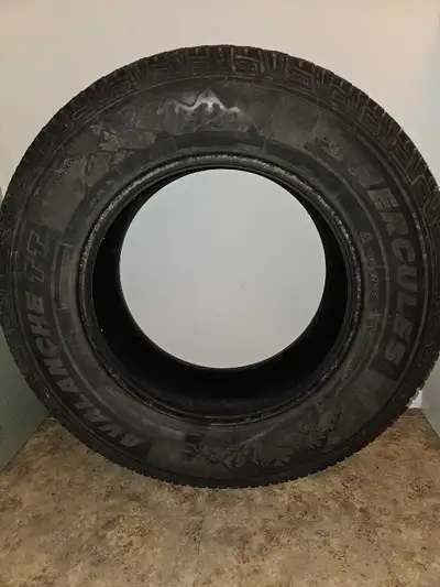 4X pneus 275/65R18 d'hiver hercule Avalanche tt. 200$
