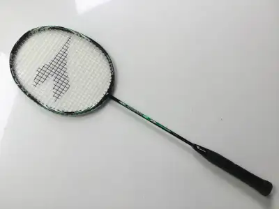 Diadora Muscle Wave badminton racket features an isometric head, View more