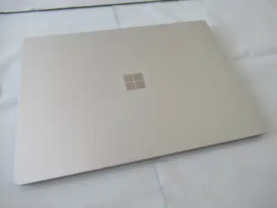 MS Surface laptop 3 Ryzen 5 2.10ghz 8gb 256ssd AMD Radeon Vega 9, View more
