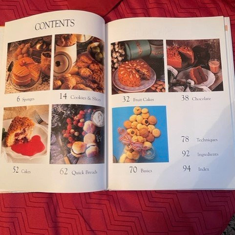 CAKES AND BISCUITS COOK BOOK. in Non-fiction in City of Toronto - Image 2