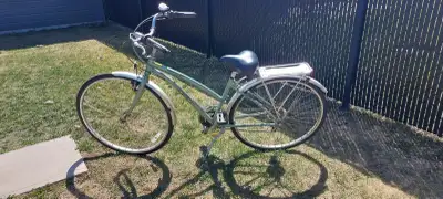 Vélo style vintage - femme, View more