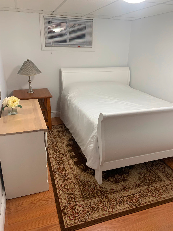 Furnished Room for Female Student Non Sharing in Room Rentals & Roommates in Sarnia