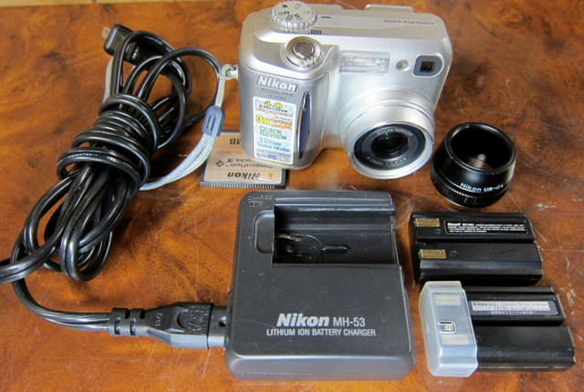 NIKON COOLPIX 4300 DIGITAL CAMERA CARD ADAPTER BATTERY CHARGER in Cameras & Camcorders in Ottawa - Image 2