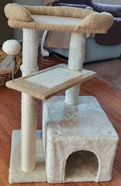 Brand new cat scratch tower. Paid $70 just 2 months ago. My picky girl decided she still wanted to s...