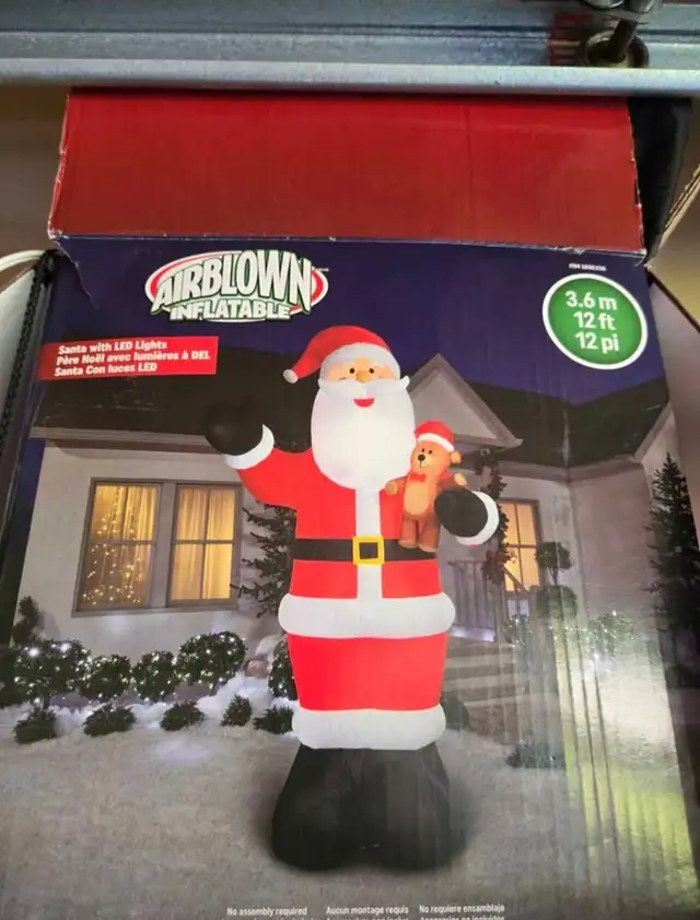 12ft inflatable Santa 