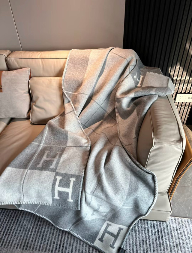 100% Authentic Hermes AVALON III THROW BLANKET Brand new full se in Bedding in Richmond - Image 3