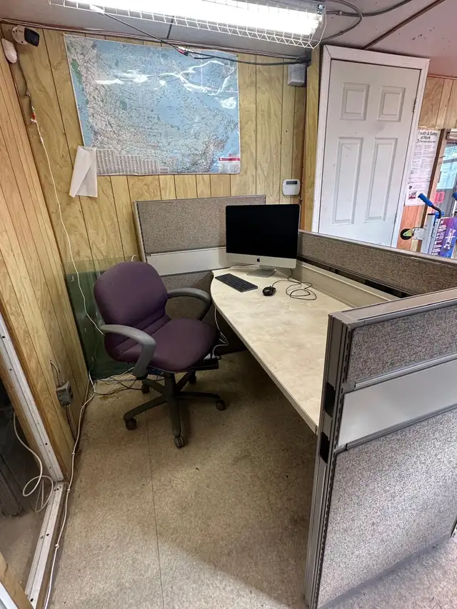 Private Office Desk for Rent – $350/month | 3165 Swansea Crescen in Other in Ottawa - Image 4