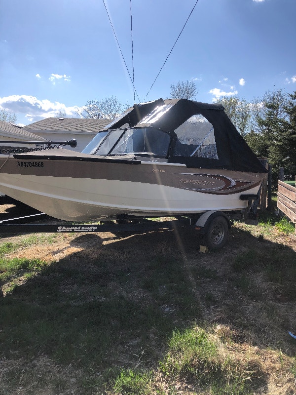 18.5’ Smokercraft Ultima 150 mercury boat Powerboats & Motorboats