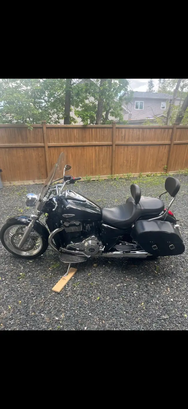 2010 triumph thunderbird storm in Street, Cruisers & Choppers in Winnipeg - Image 3