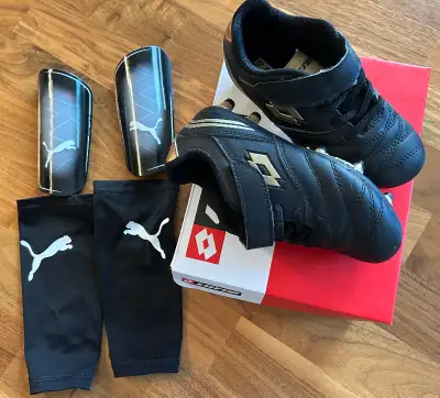 LIKE NEW LOTTO TODDLER SOCCER SHOES CLEATS PUMA SHIN GUARDS T12, View more
