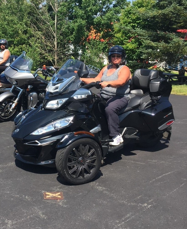 Can-Am Spyder RT Limited - 2014 in Touring in City of Halifax - Image 3