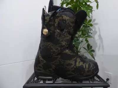 Burton B Modern Snakeskin Snowboard Boots - BNWT, View more